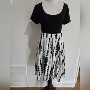 LuLaRoe Black and White Tie Dye Madison Skirt